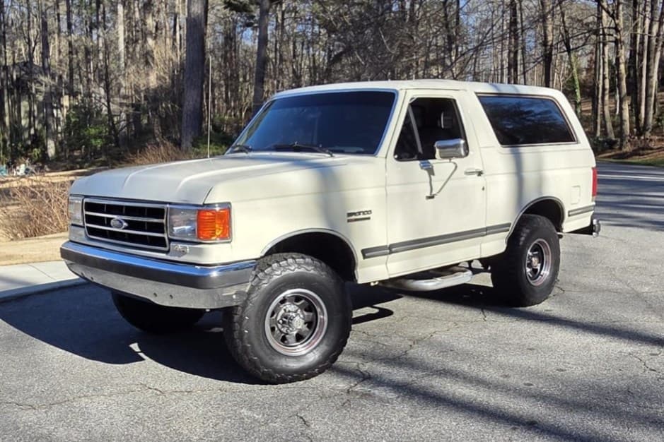 1989 Ford Bronco 4th-5th Generations 1987-1996 sold for $10,000