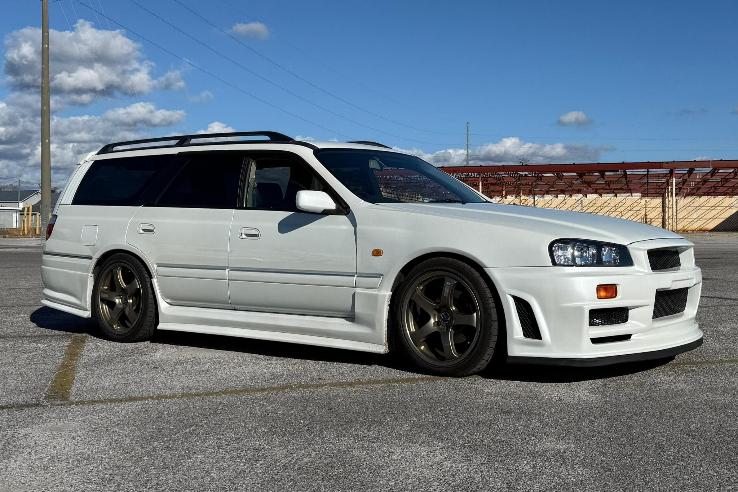 2000 Nissan Stagea sold for $23,500
