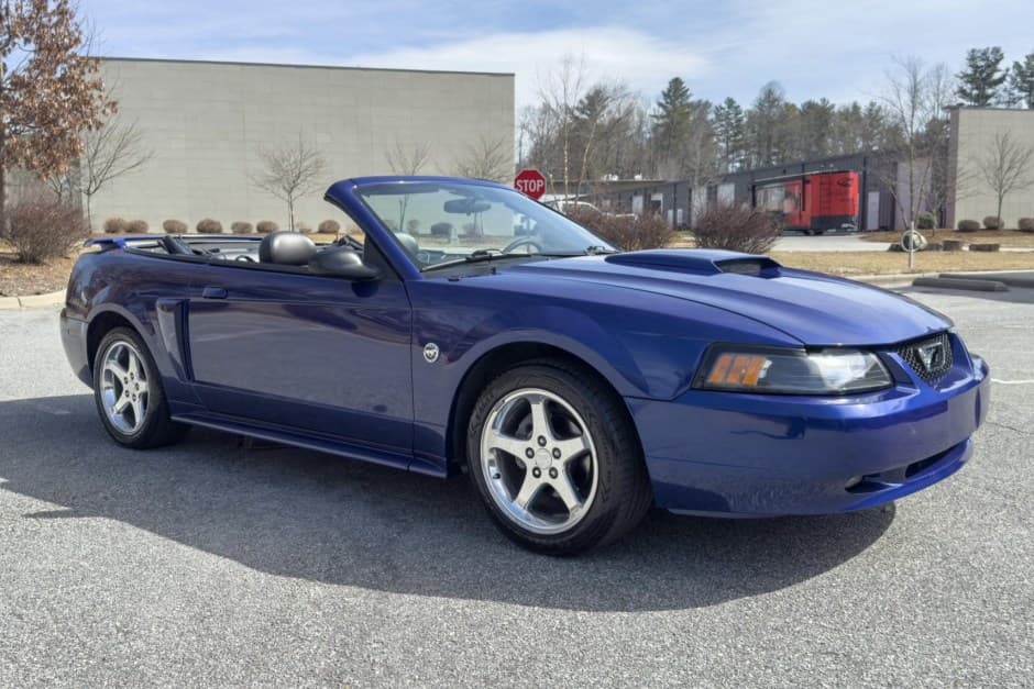 2004 Ford Mustang SN95 1994-2004 sold for $10,250