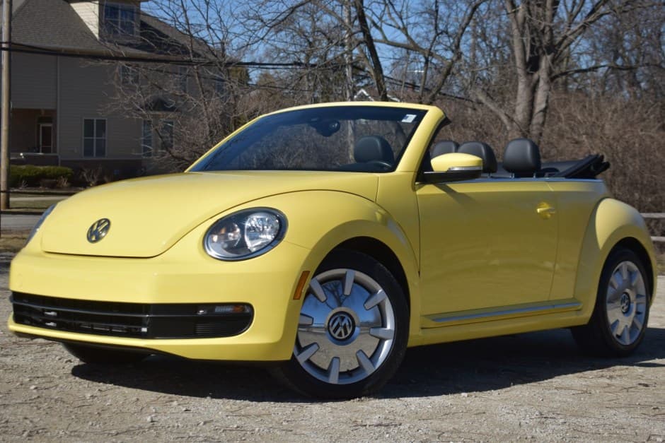 2016 Volkswagen A5 Beetle (2012-2019) sold for $21,750