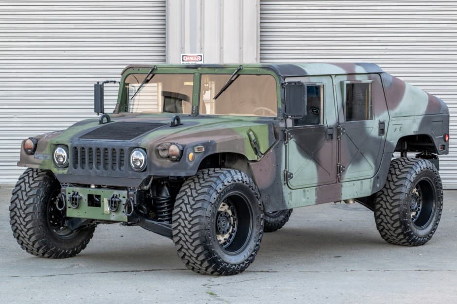 2001 Hummer HMMWV/Humvee sold for $55,000