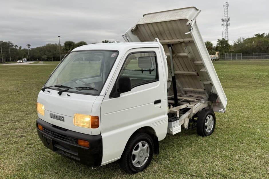 1997 Suzuki Carry sold for $8,800