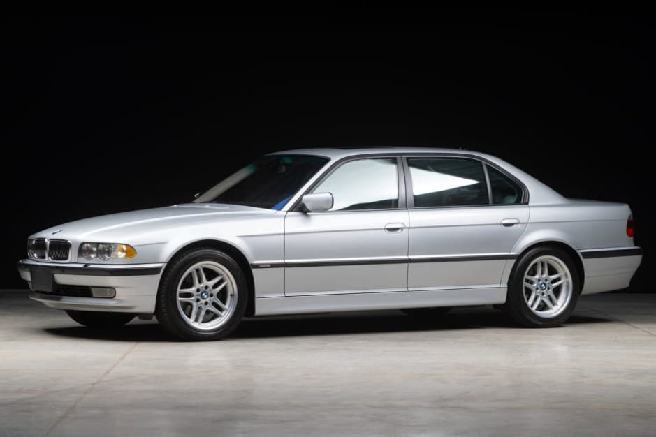 2001 BMW E38 7-Series sold for $31,500