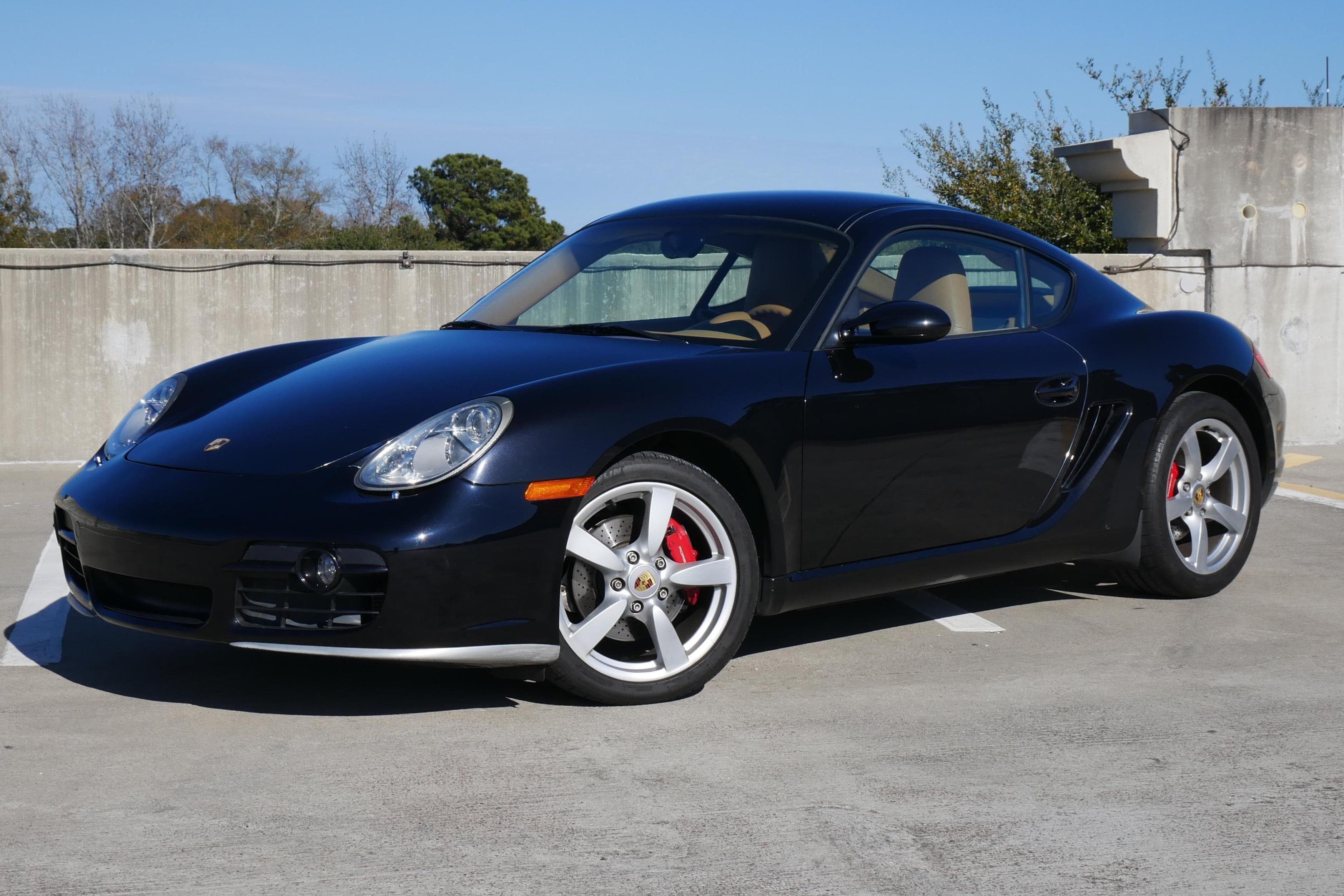 2006 Porsche 987 Cayman sold for $27,850