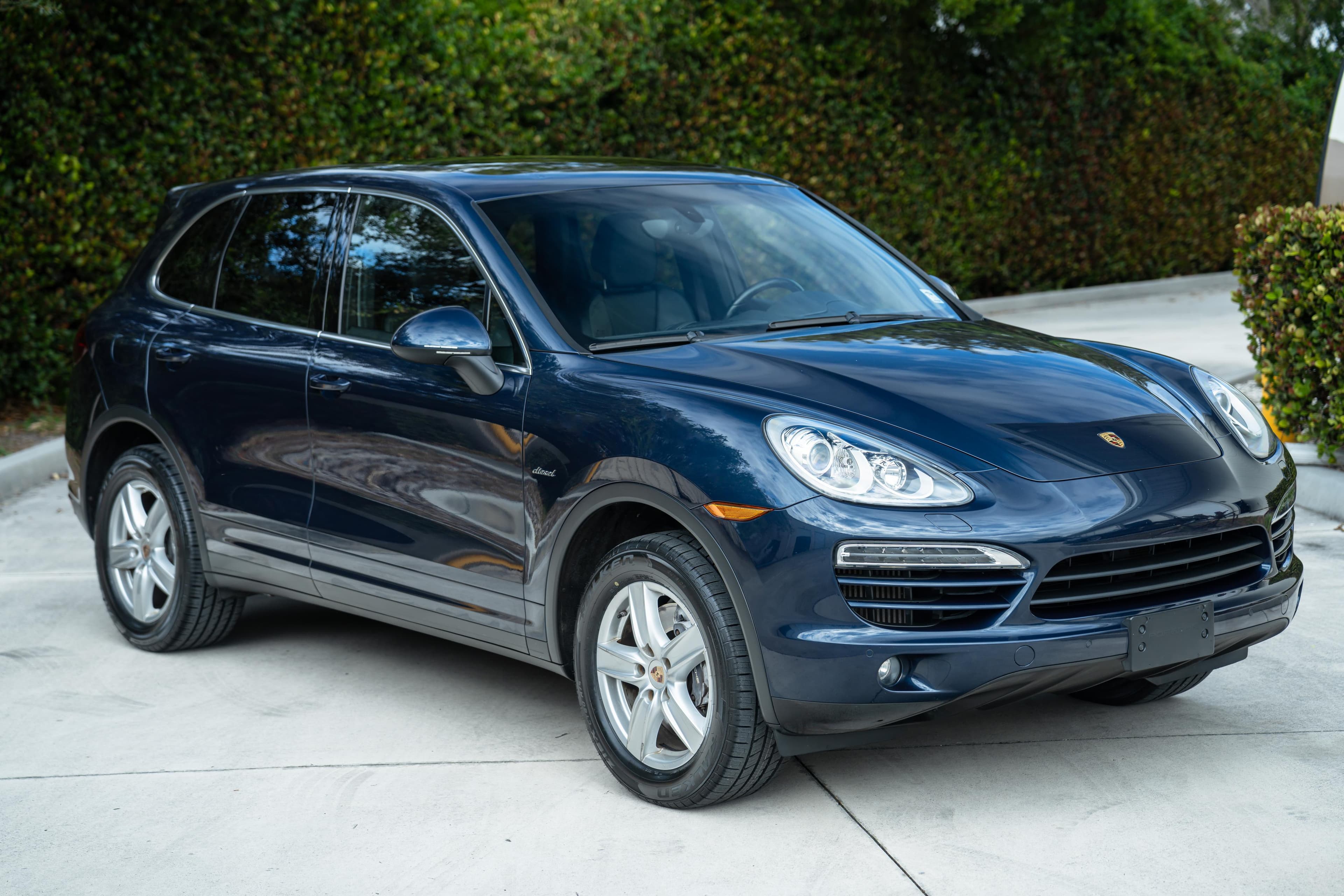 2014 Porsche Cayenne sold for $16,060