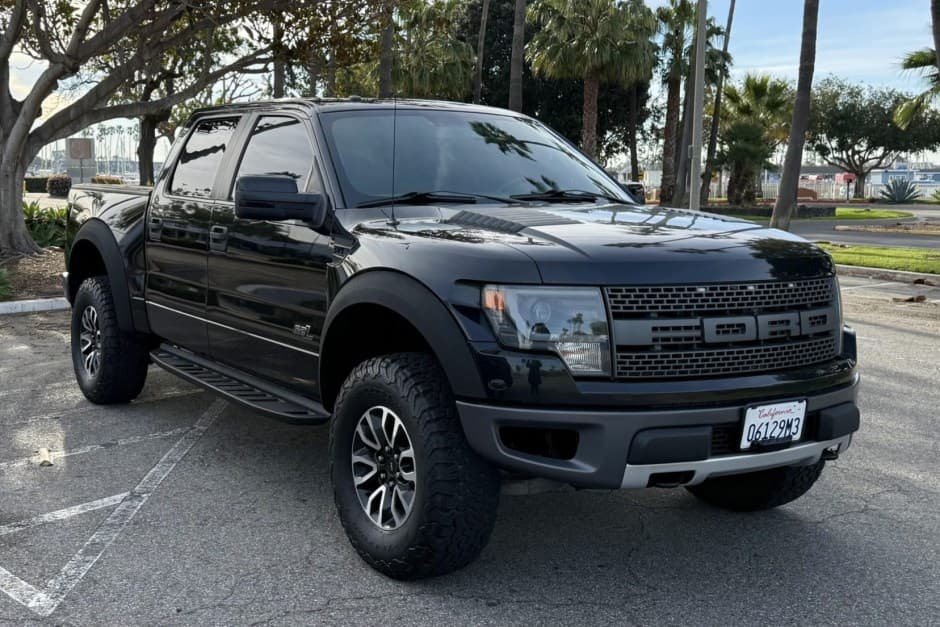 2013 Ford F-150 Raptor sold for $32,000