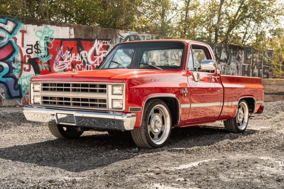 1982 Chevrolet C/K (1973-1991) sold for $27,500