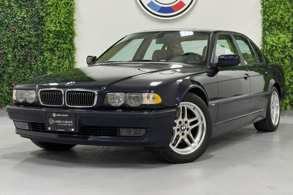 2001 BMW E38 7-Series sold for $8,000