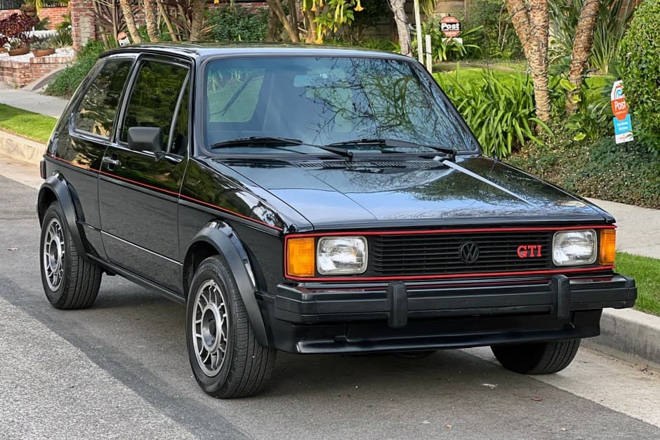 1984 Volkswagen GTI Mk2 sold for $11,500