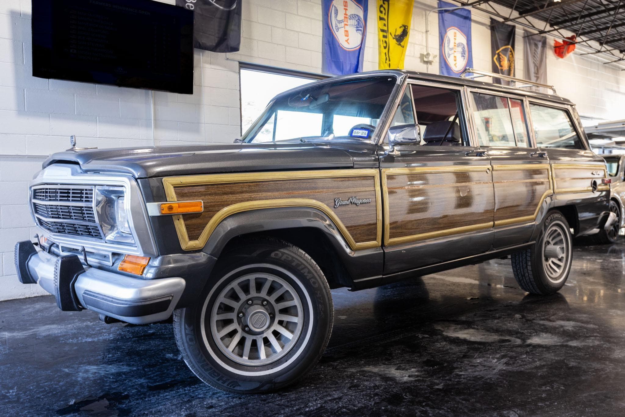 1988 Jeep Grand Wagoneer sold for $25,500