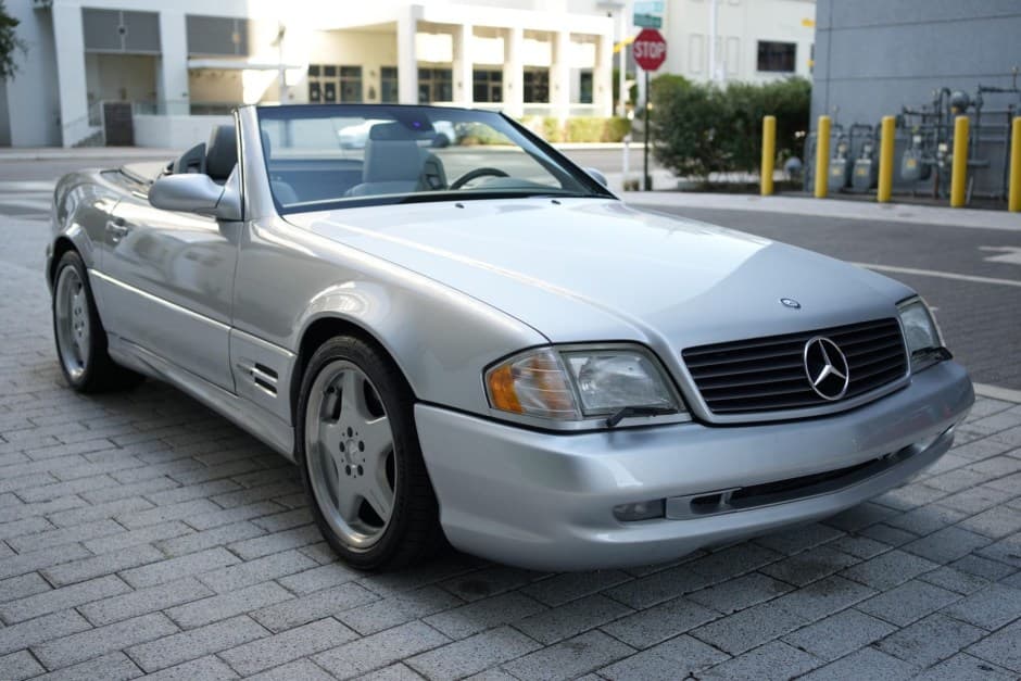 2000 Mercedes-Benz R129 SL sold for $15,250