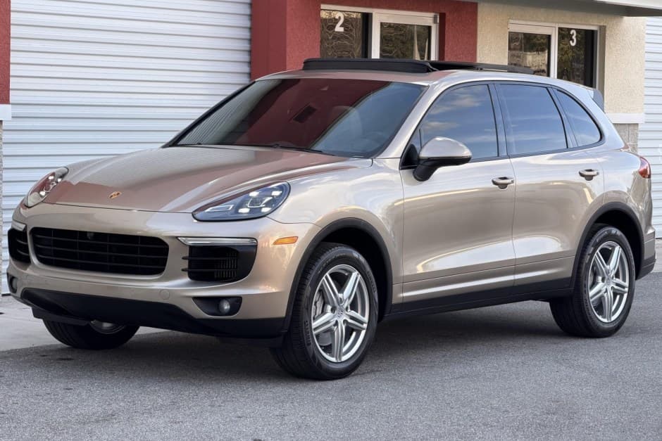 2017 Porsche 958 Cayenne (2011-2018) sold for $23,750
