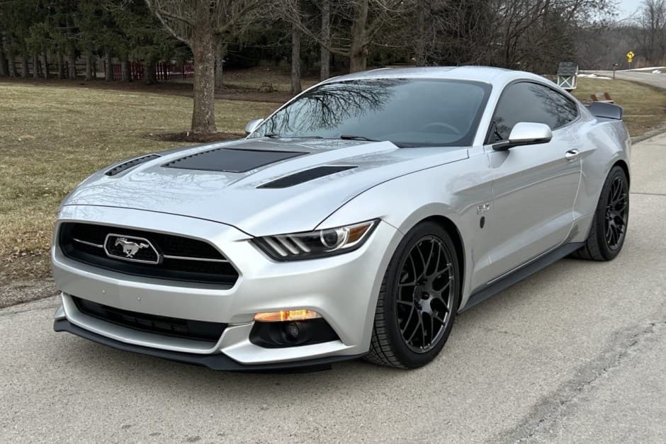 2015 Ford Mustang S550 sold for $31,250