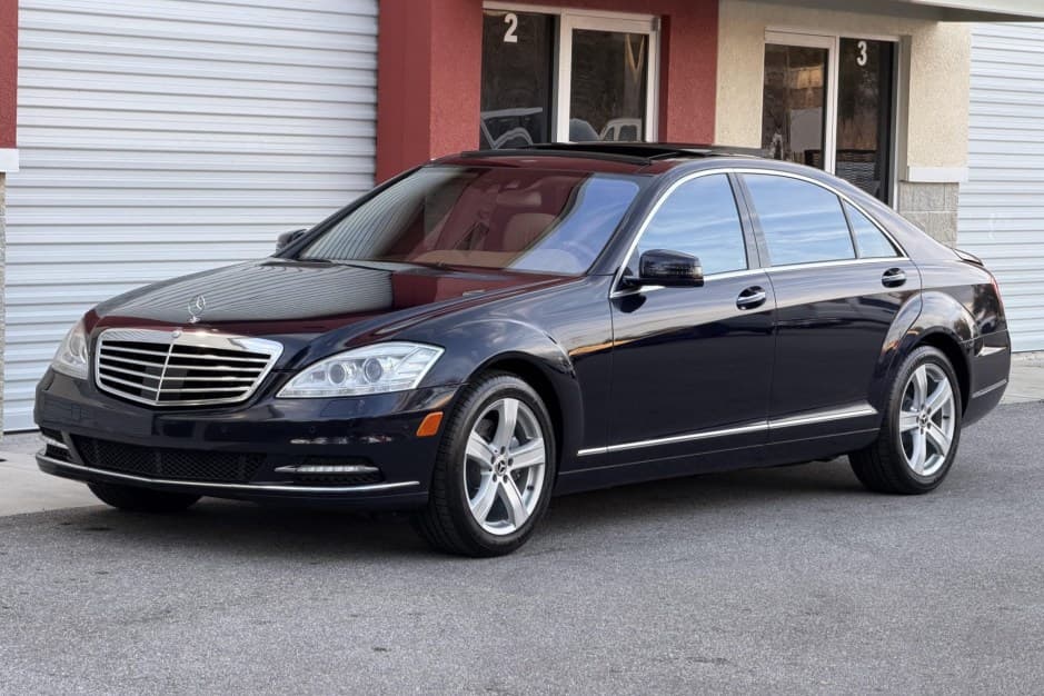 2010 Mercedes-Benz W221 S-Class sold for $12,500