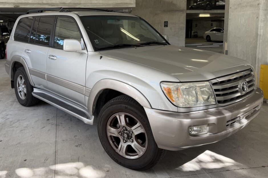 2006 Toyota Land Cruiser 100-Series sold for $15,500