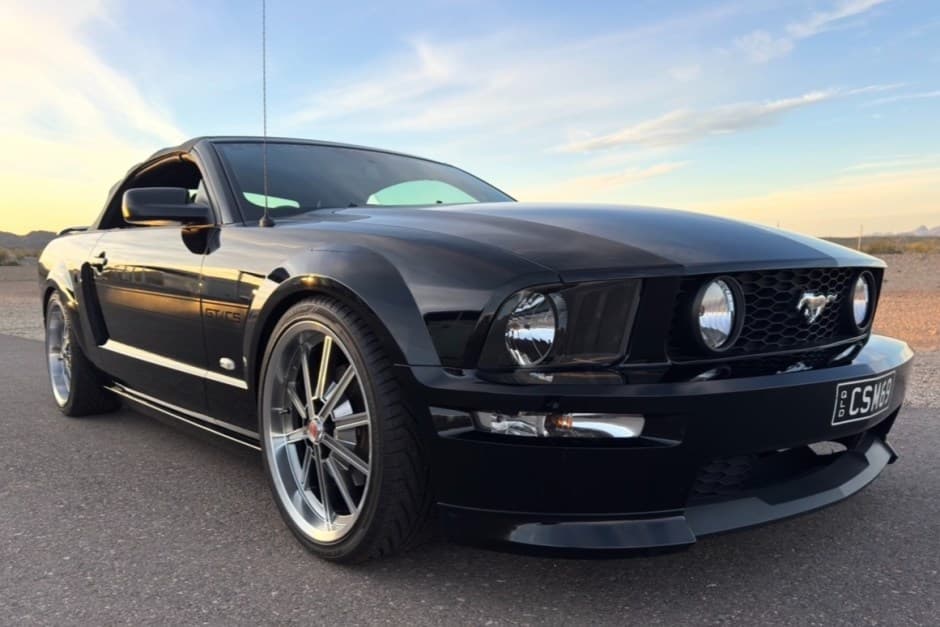 2007 Ford Mustang S197 2005-2014 sold for $18,000
