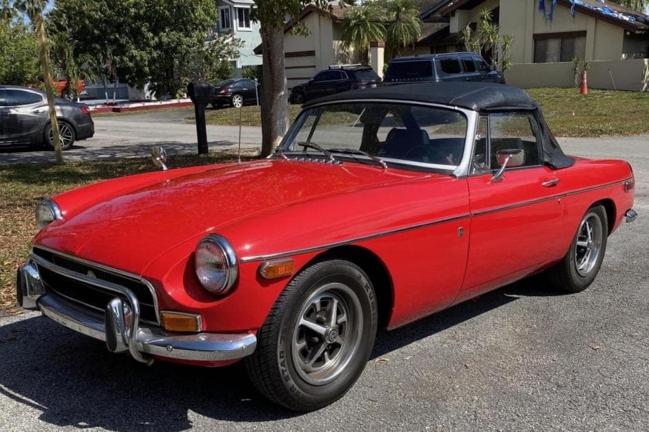 1971 MG MGB sold for $6,000