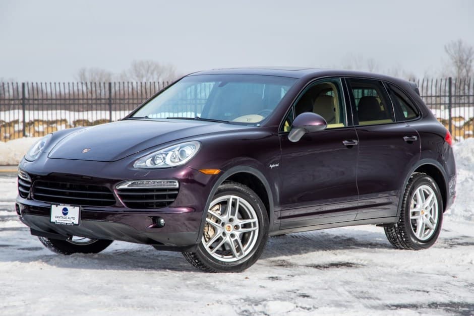 2011 Porsche 958 Cayenne (2011-2018) sold for $15,250
