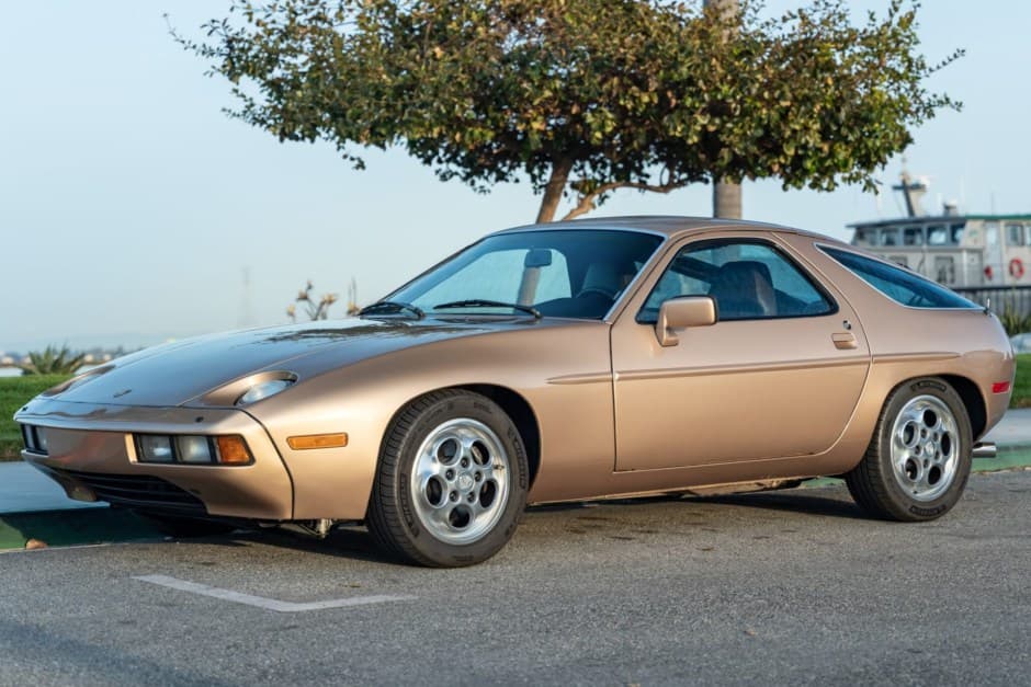 1980 Porsche 928 sold for $8,250