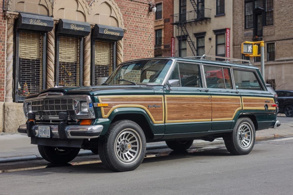 1991 Jeep SJ Grand Wagoneer sold for $32,000