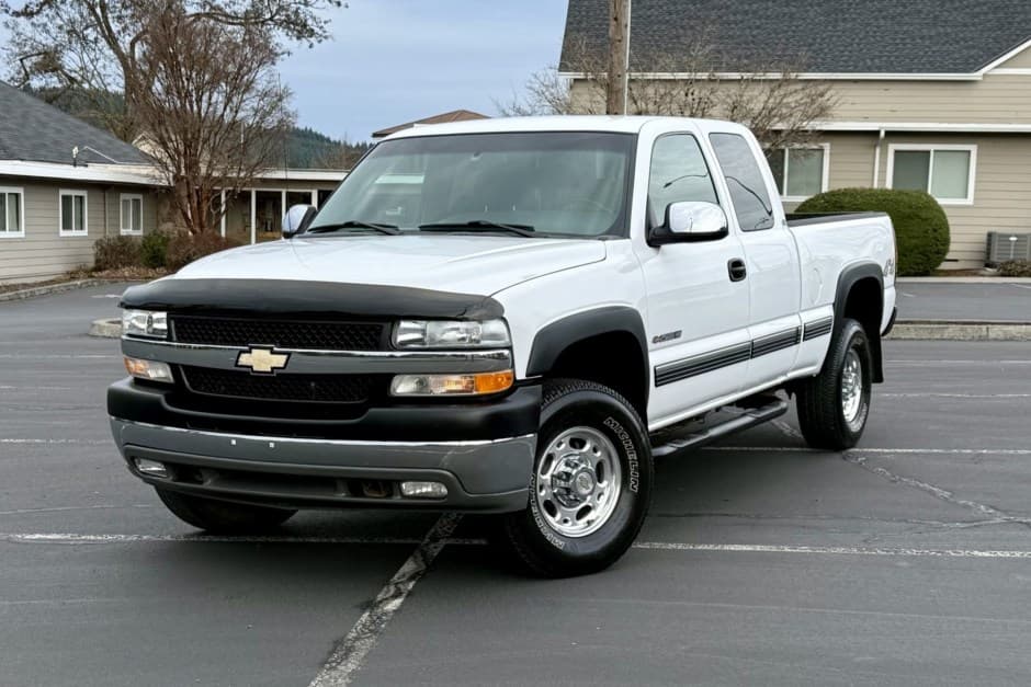 2002 Chevrolet Silverado GMT800 Heavy Duty (2000-2007) sold for $15,526