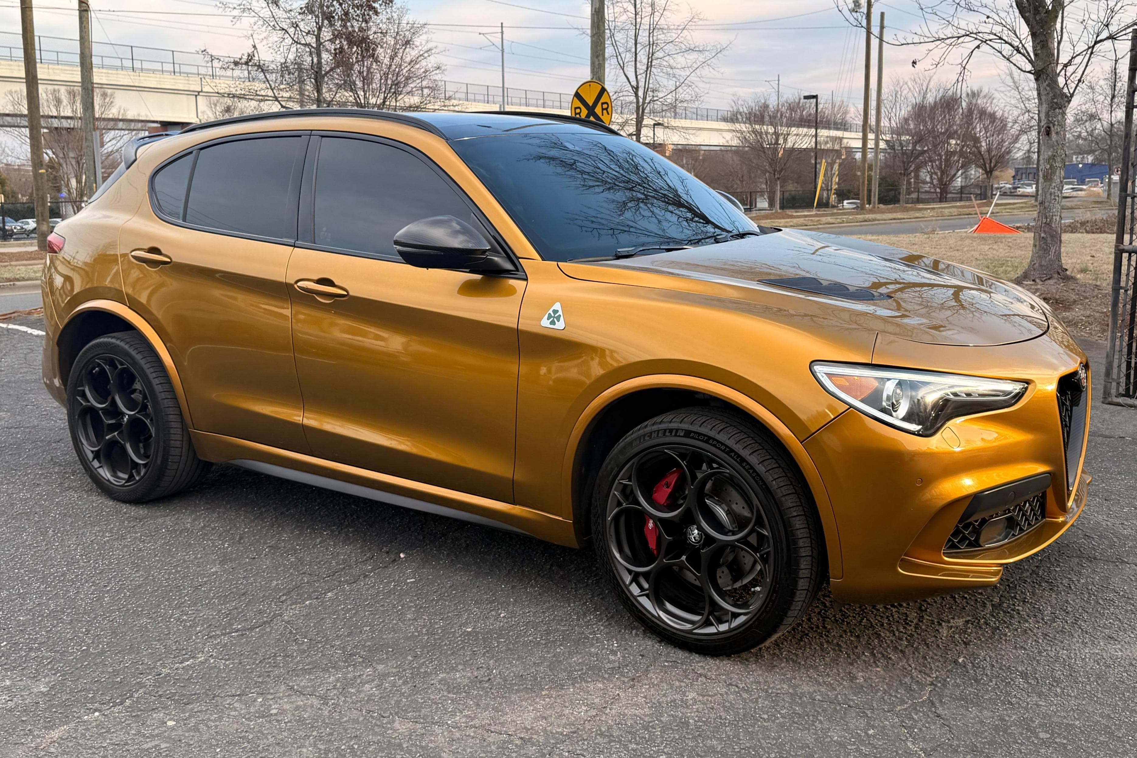 2022 Alfa Romeo Stelvio sold for $40,000