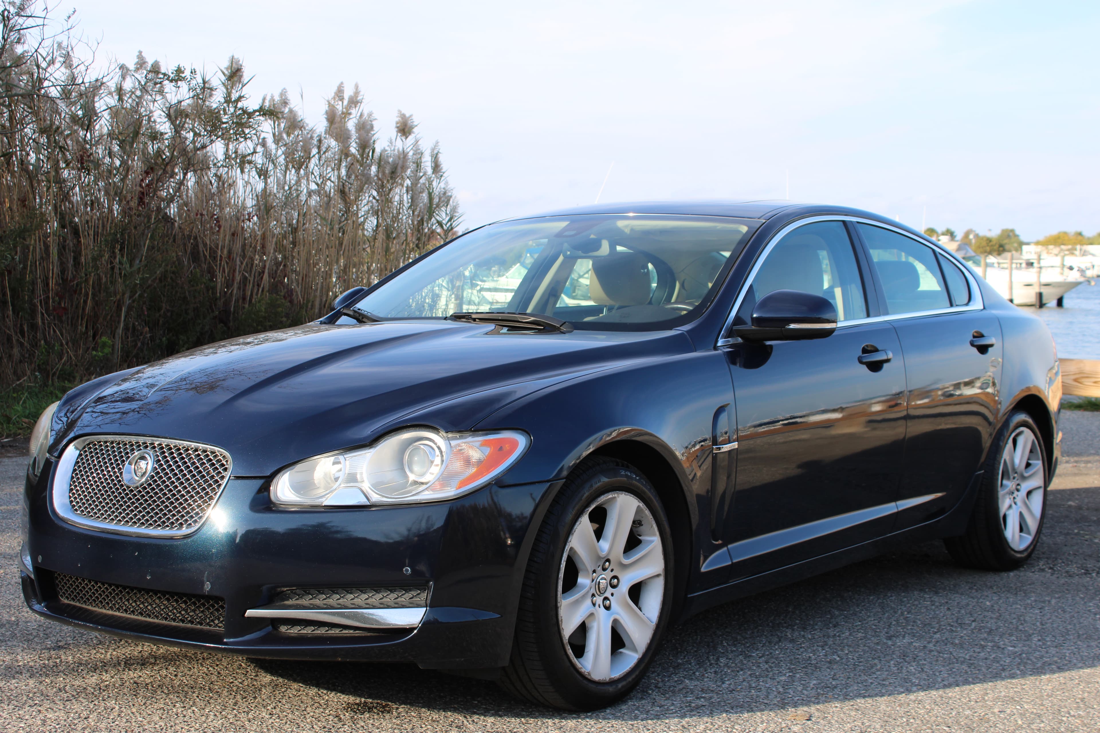 2010 Jaguar XF sold for $6,055