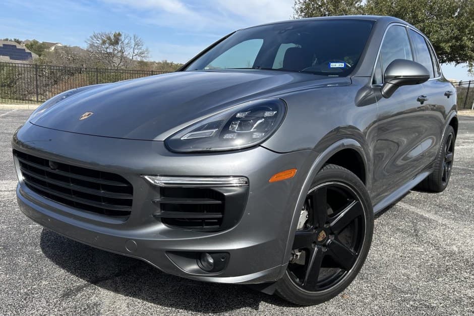 2016 Porsche 958 Cayenne (2011-2018) sold for $26,000