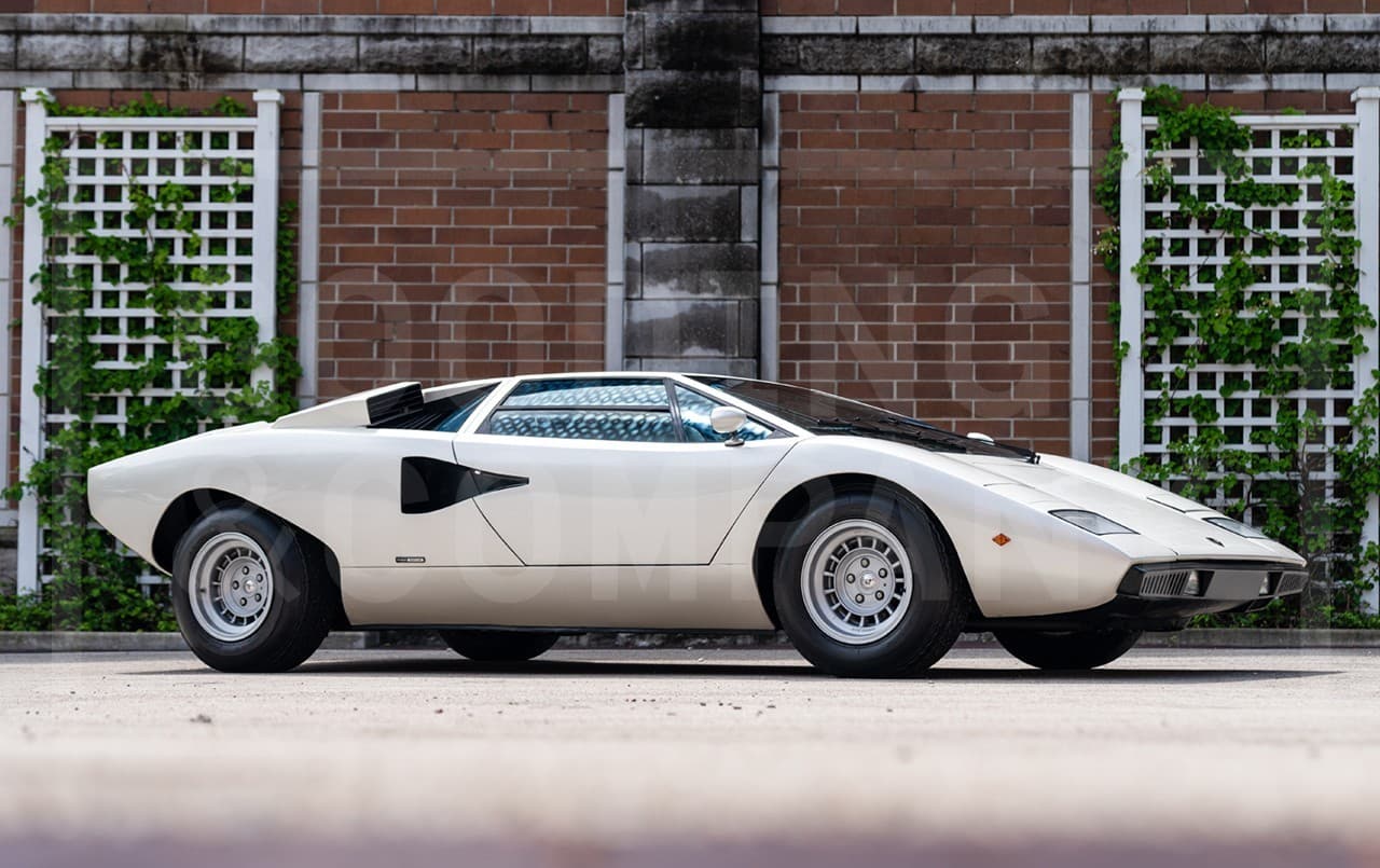 1976 Lamborghini Countach LP400 'Periscopica' sold for $979,000