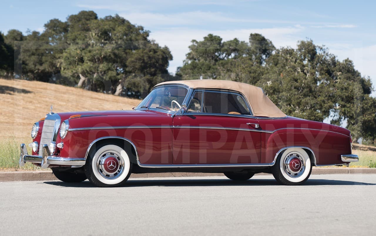 1960 Mercedes-Benz 220 SE Cabriolet sold for $132,000