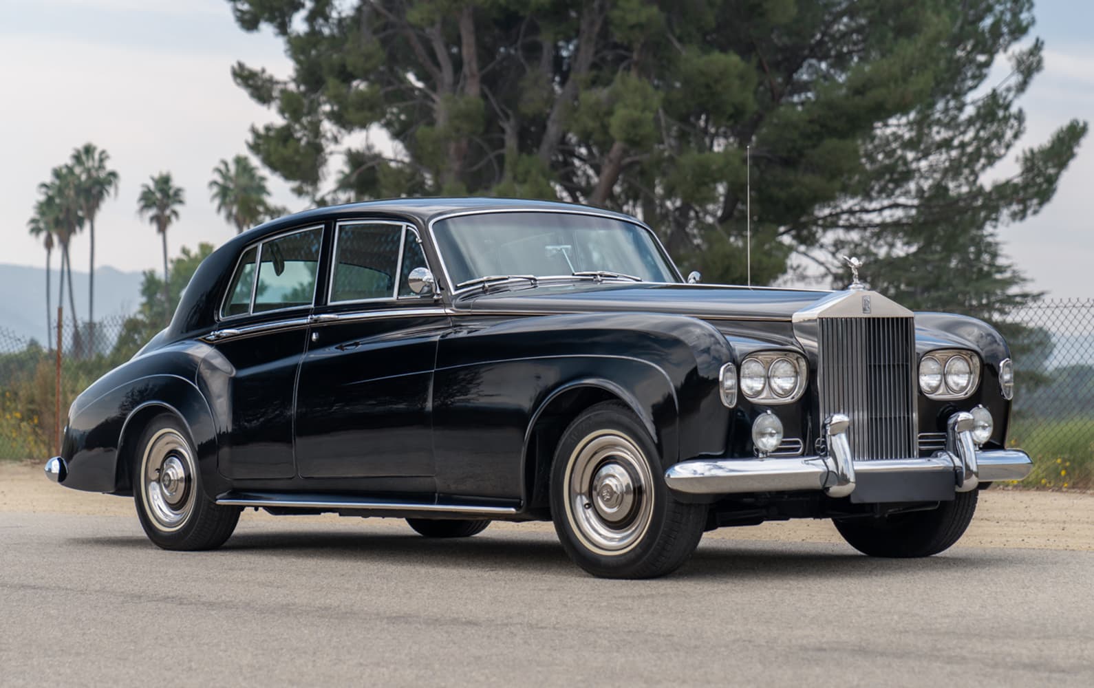 1965 Rolls-Royce Silver Cloud III Saloon  sold for $34,100