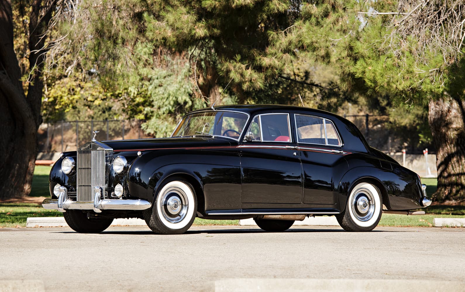 1959 Rolls-Royce Silver Cloud I Saloon  sold for $31,900