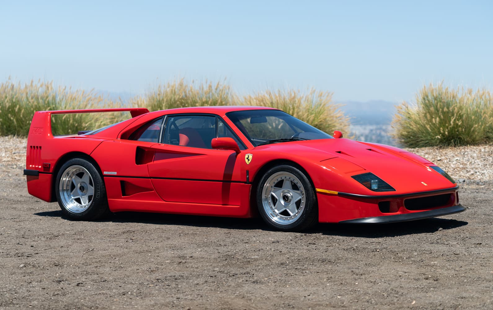 1992 Ferrari F40 sold for $2,892,500