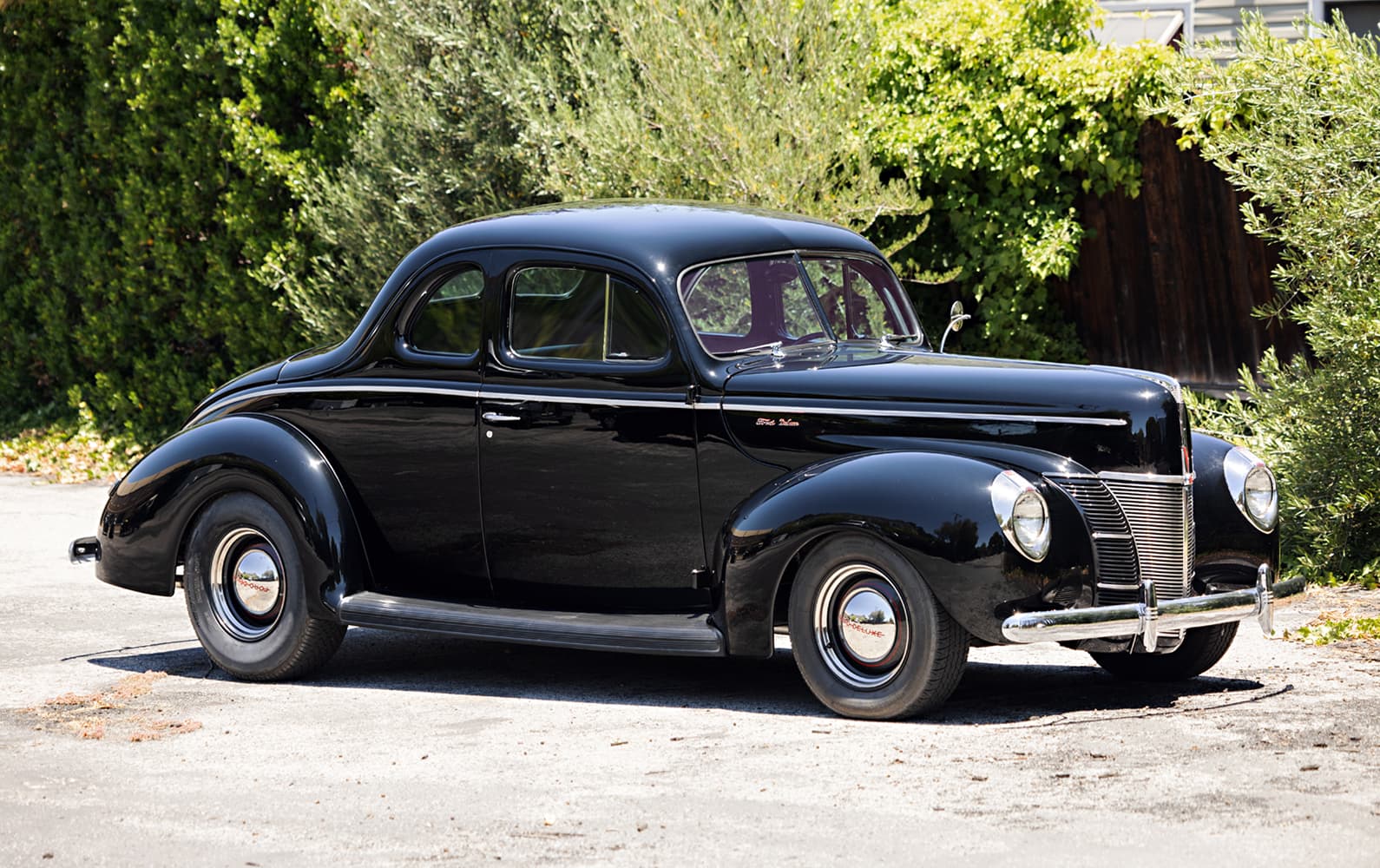 1940 Ford Deluxe Coupe sold for $50,400