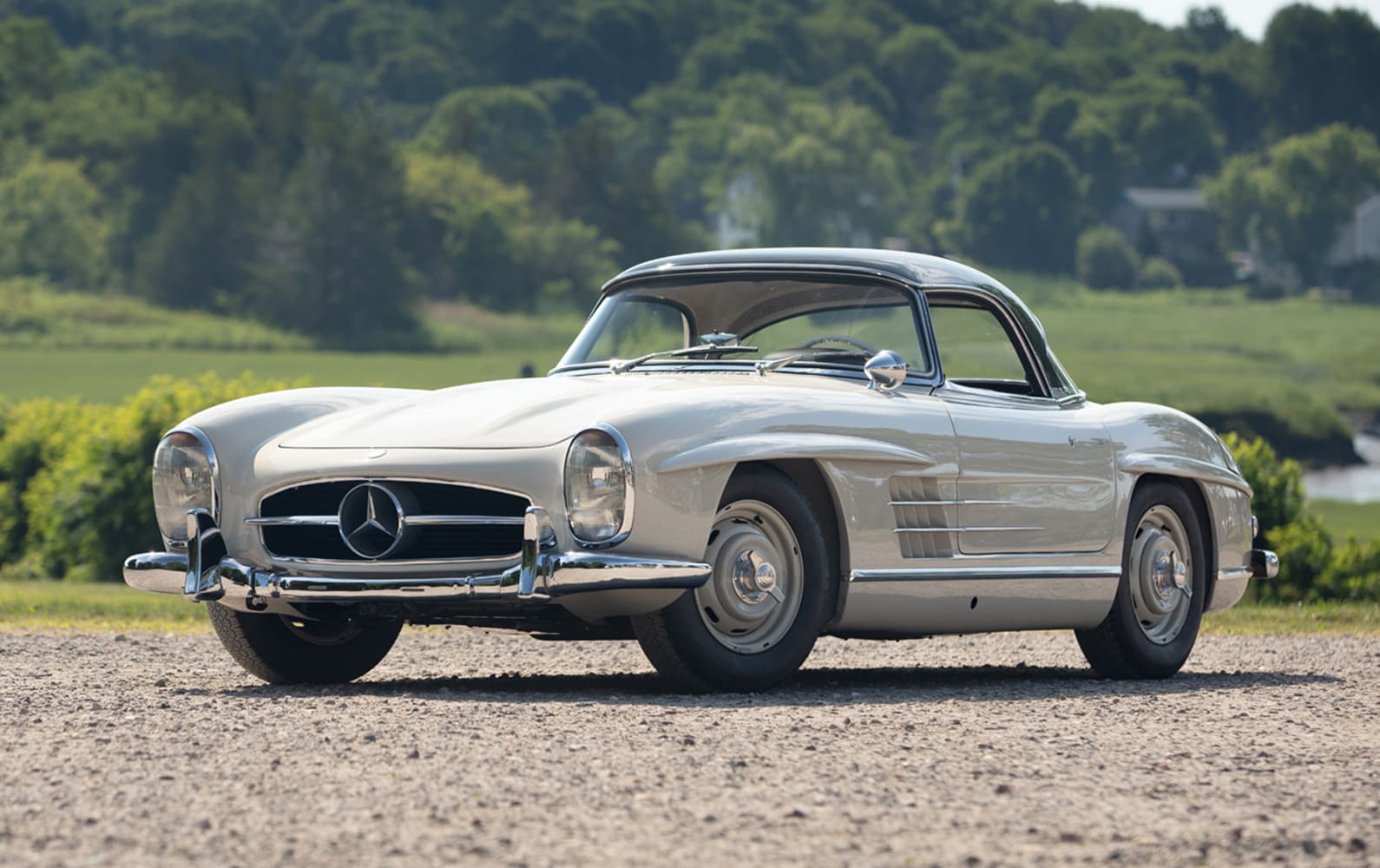 1963 Mercedes-Benz 300 SL Roadster sold for $3,085,000