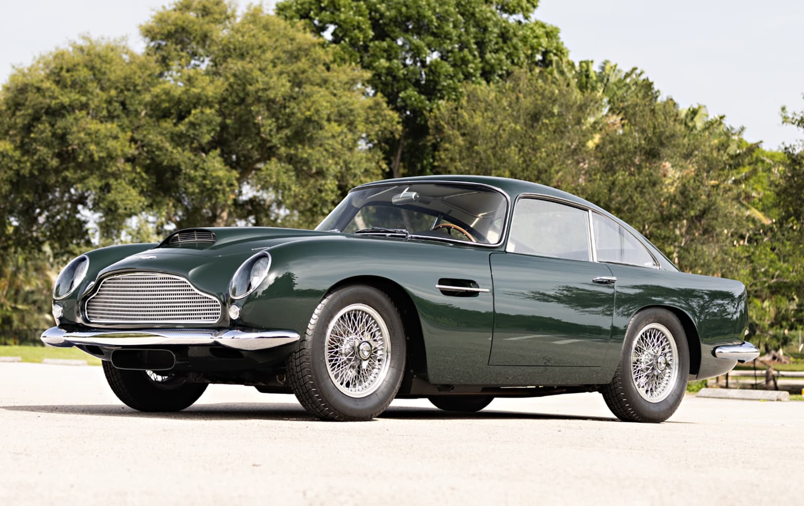 1961 Aston Martin DB4 GT sold for $3,305,000