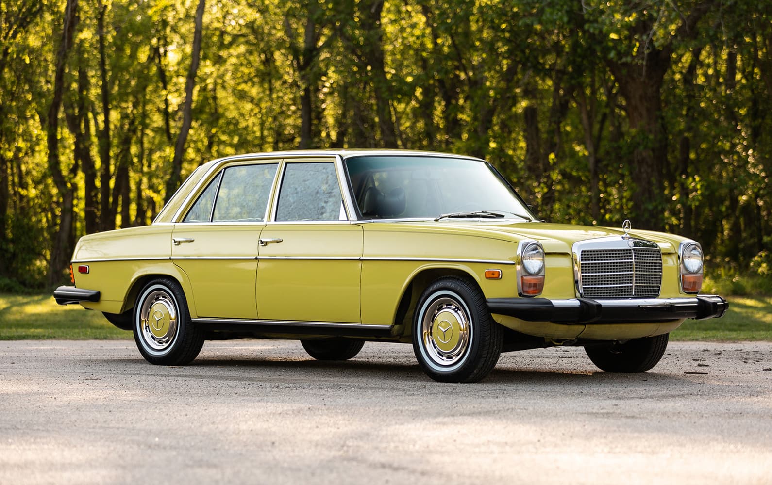 1976 Mercedes-Benz 240 D sold for $15,400