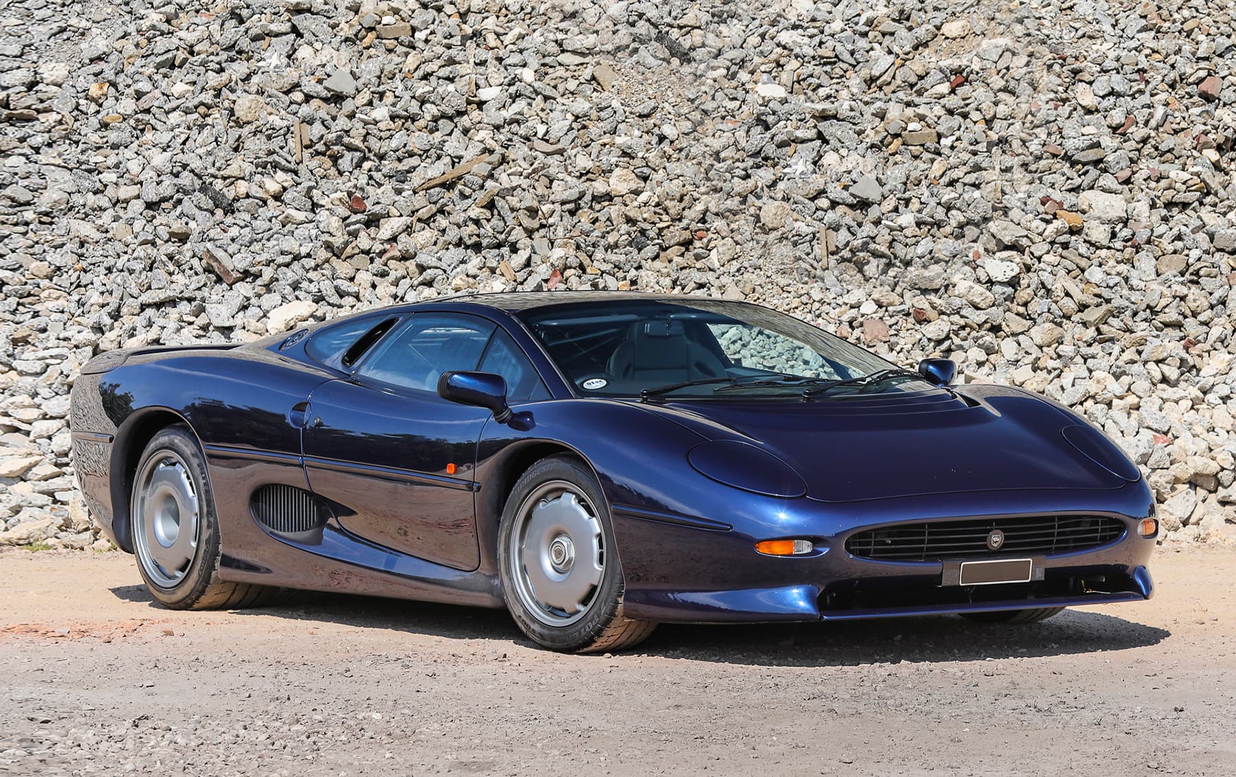 1993 Jaguar XJ220 sold for $0