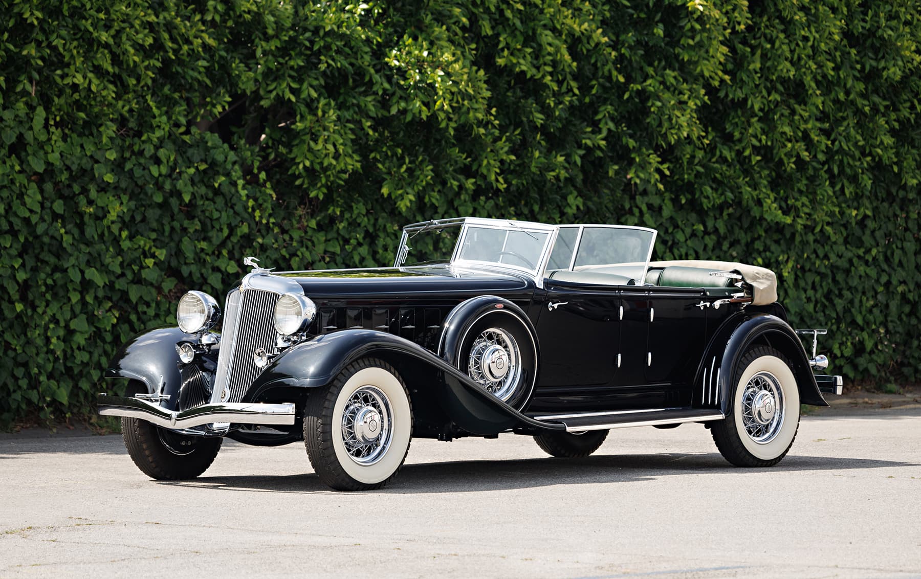 1933 Chrysler CL Imperial Custom Phaeton sold for $775,000