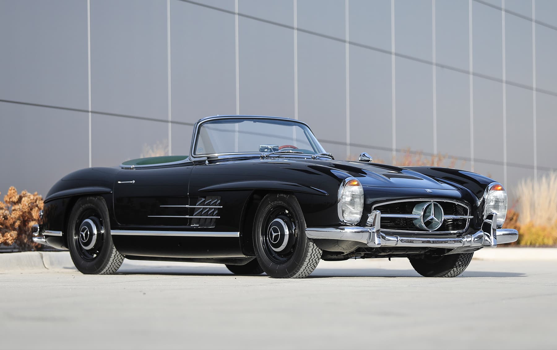 1962 Mercedes-Benz 300 SL Roadster sold for $1,792,500