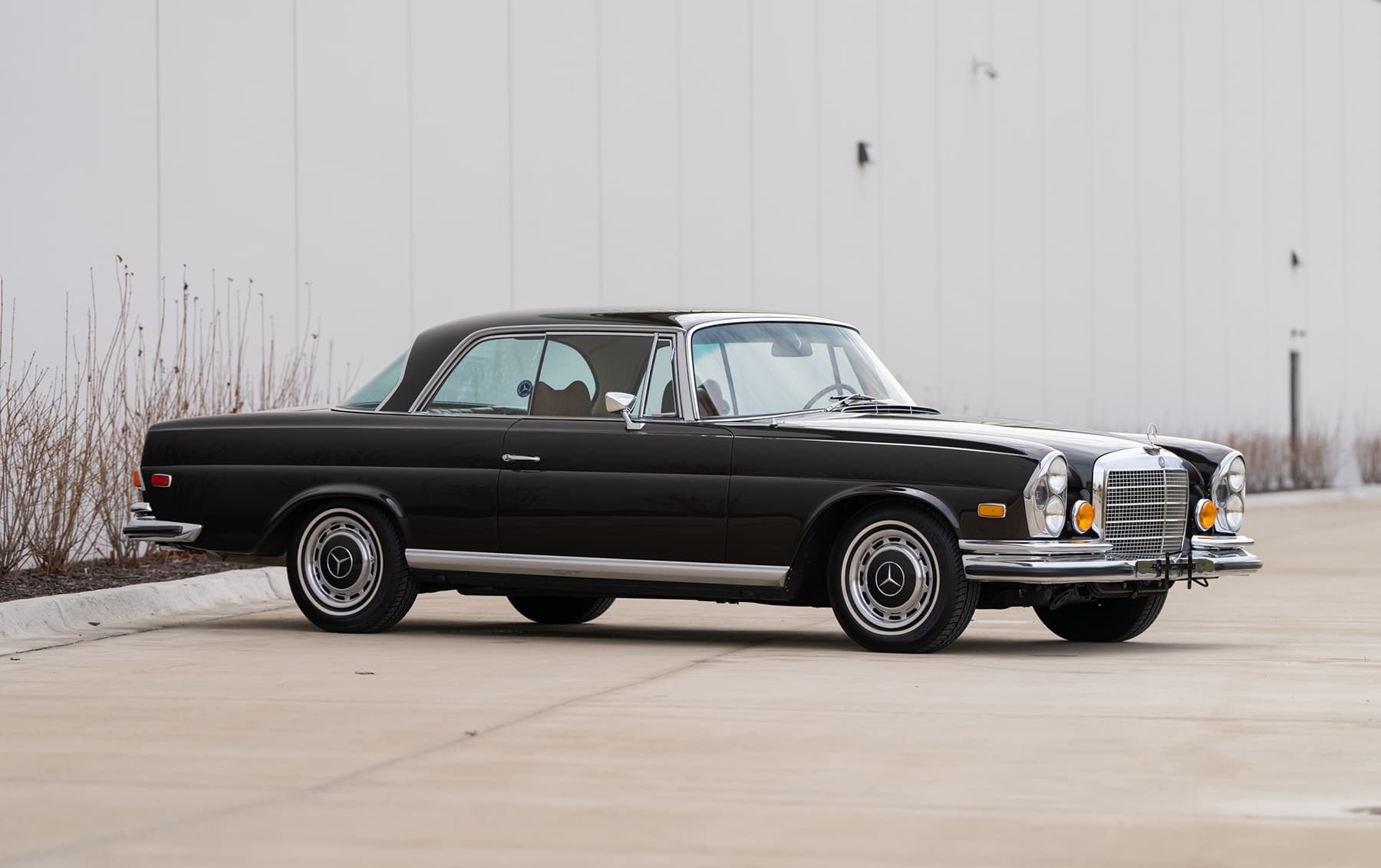 1971 Mercedes-Benz 280 SE 3.5 Coupe sold for $134,400
