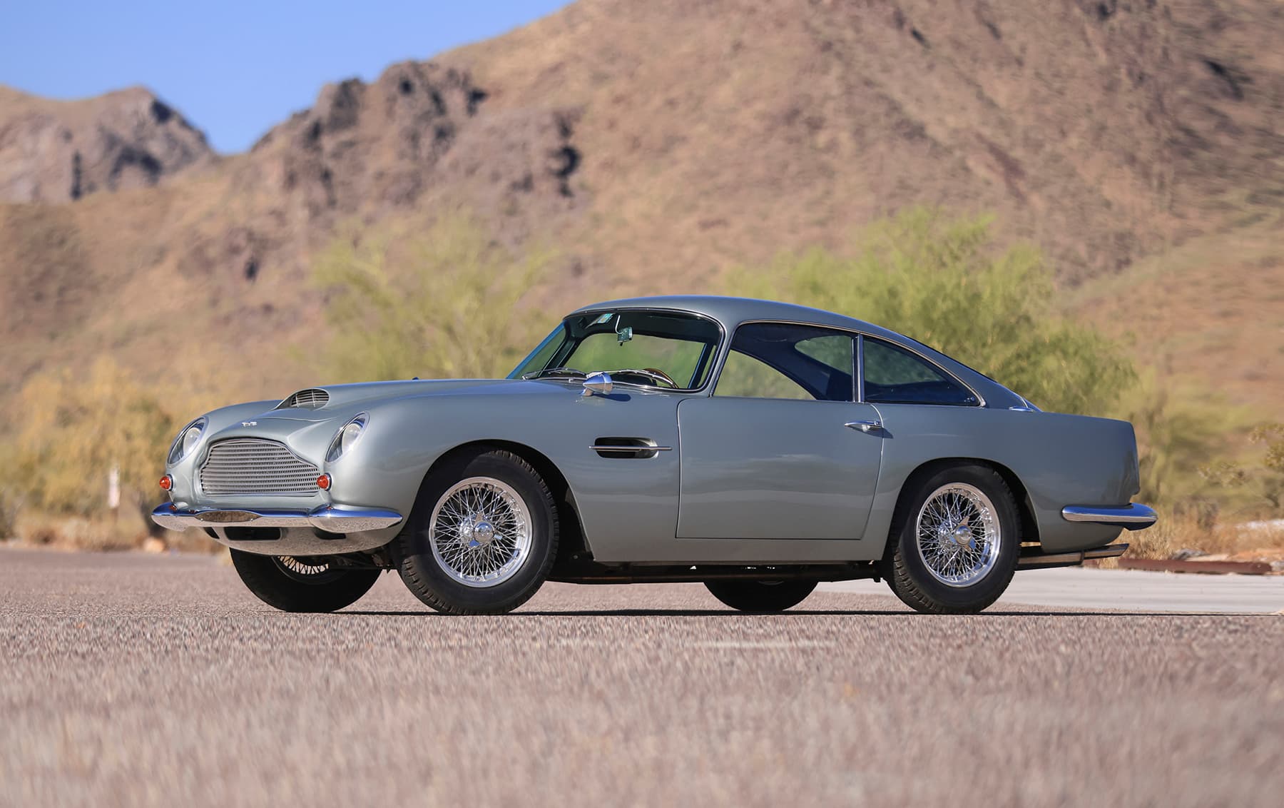 1960 Aston Martin DB4 GT sold for $2,095,000