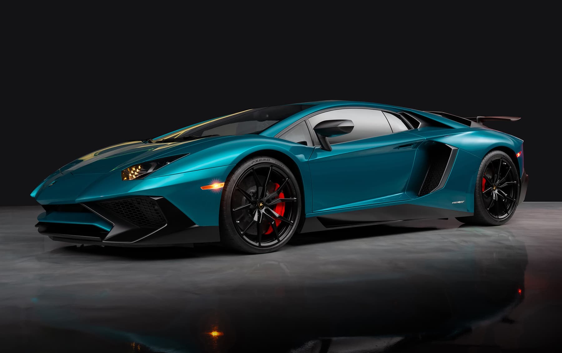2017 Lamborghini Aventador SuperVeloce LP 750-4 sold for $621,000