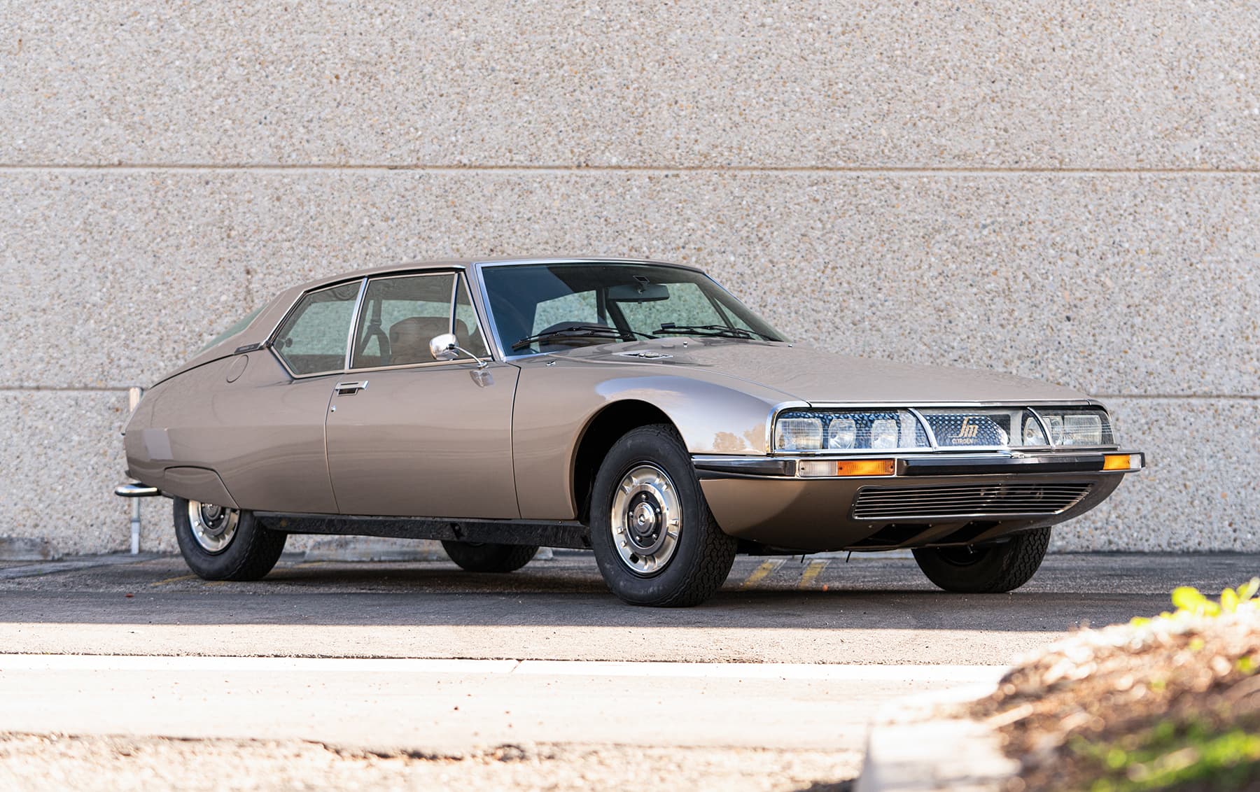 1974 Citroen SM sold for $42,560