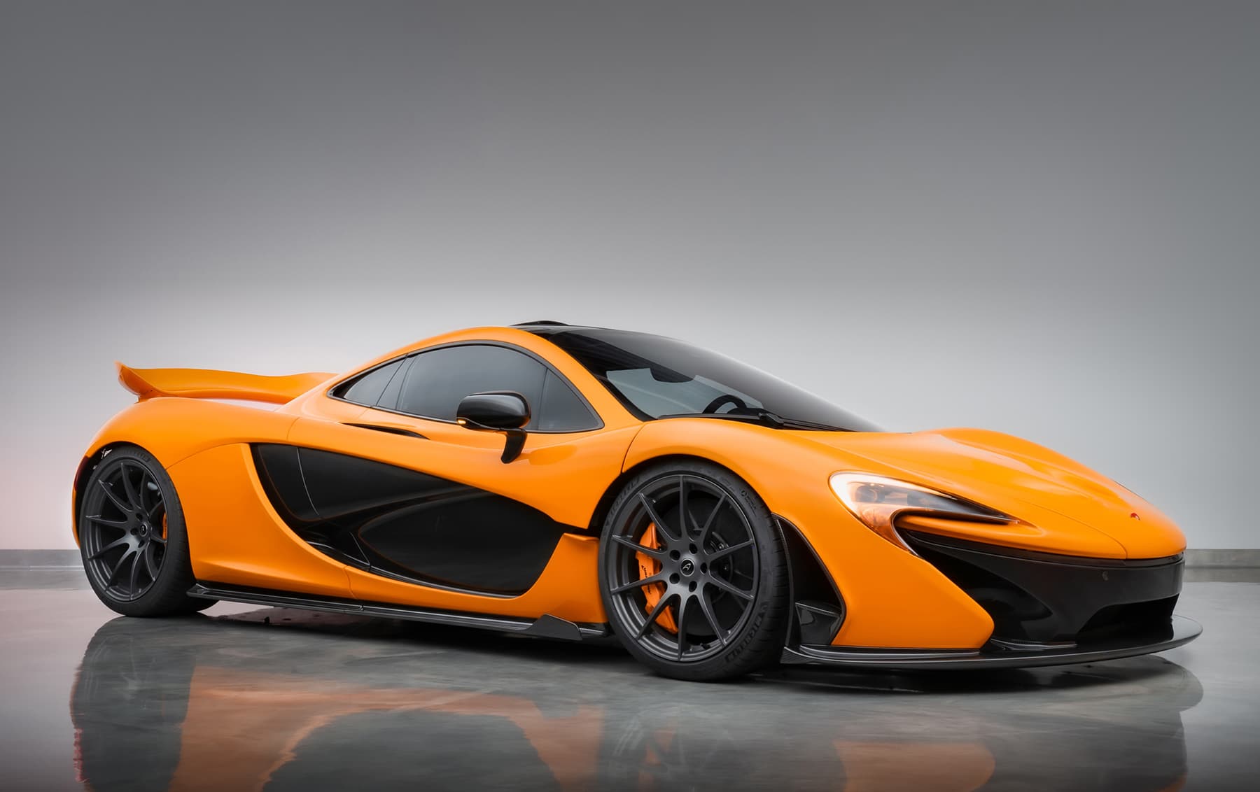 2014 McLaren P1 sold for $0