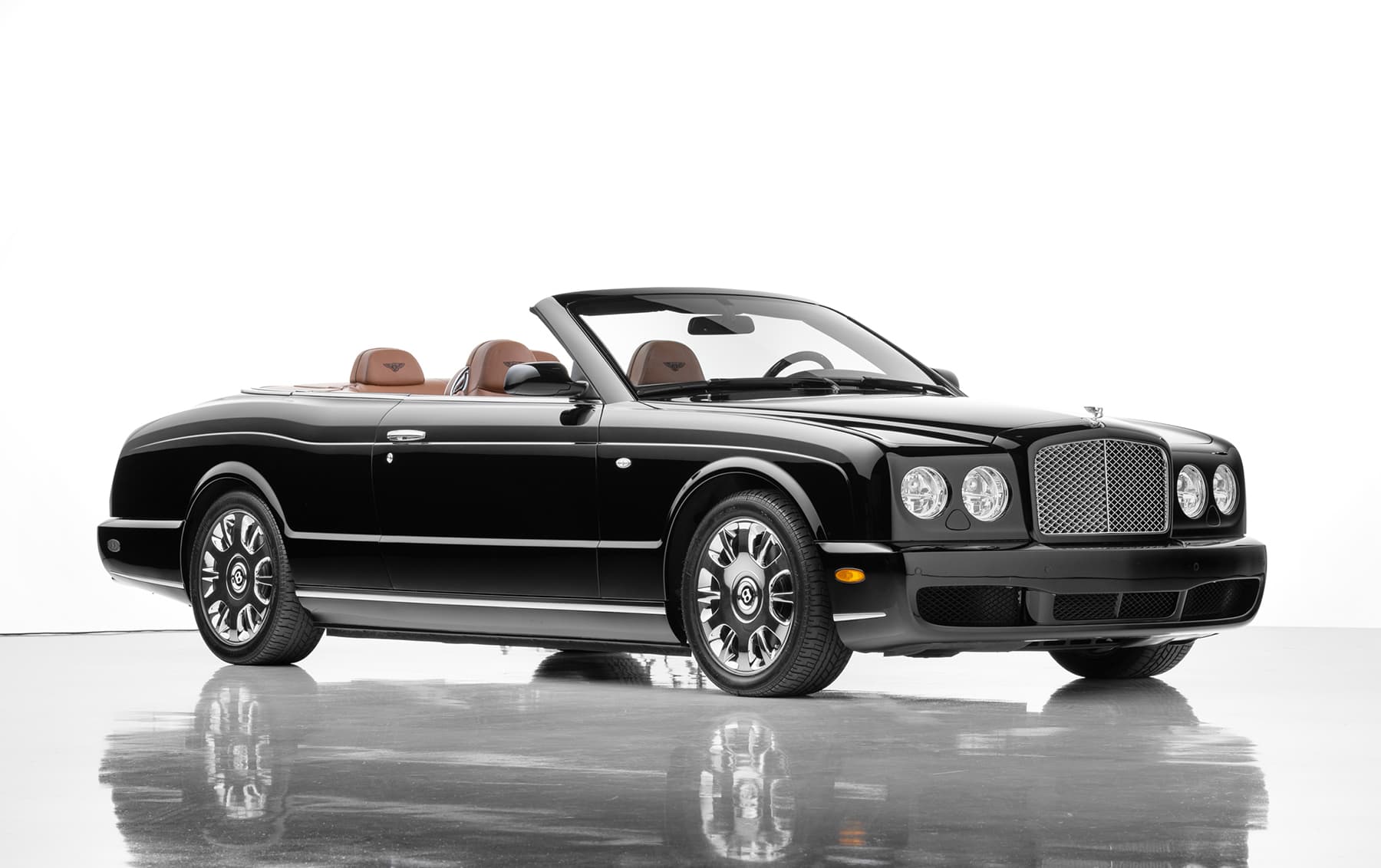 2007 Bentley Azure sold for $162,400
