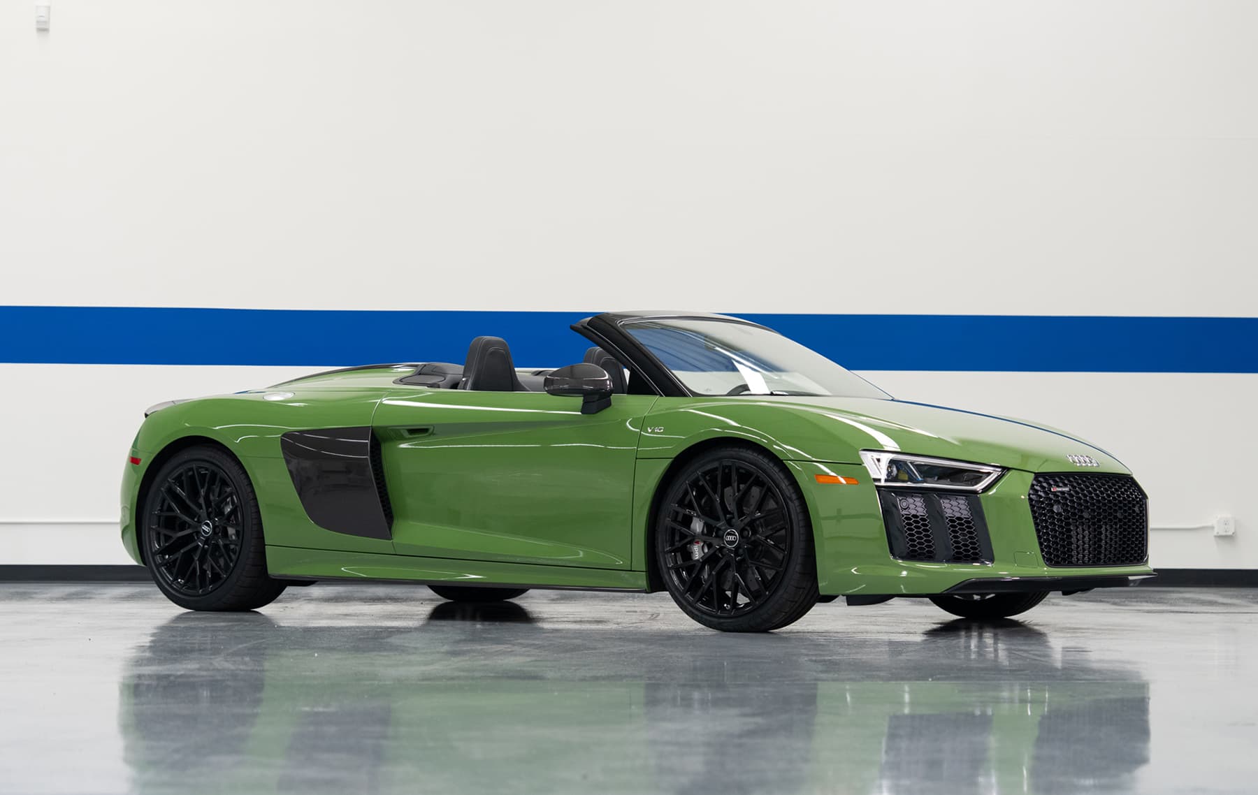 2018 Audi R8 5.2 V10 Plus Spyder sold for $190,400