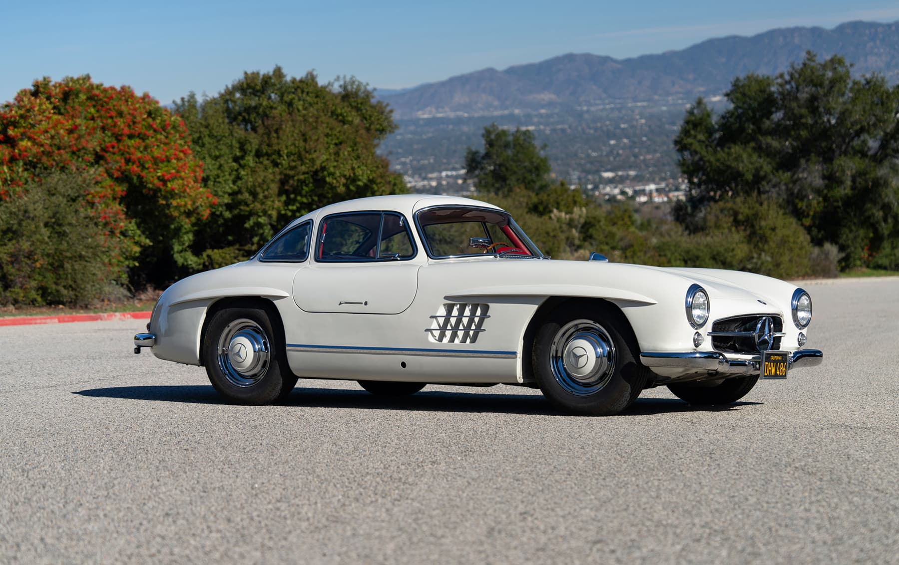 1955 Mercedes-Benz 300 SL Gullwing sold for $1,765,000