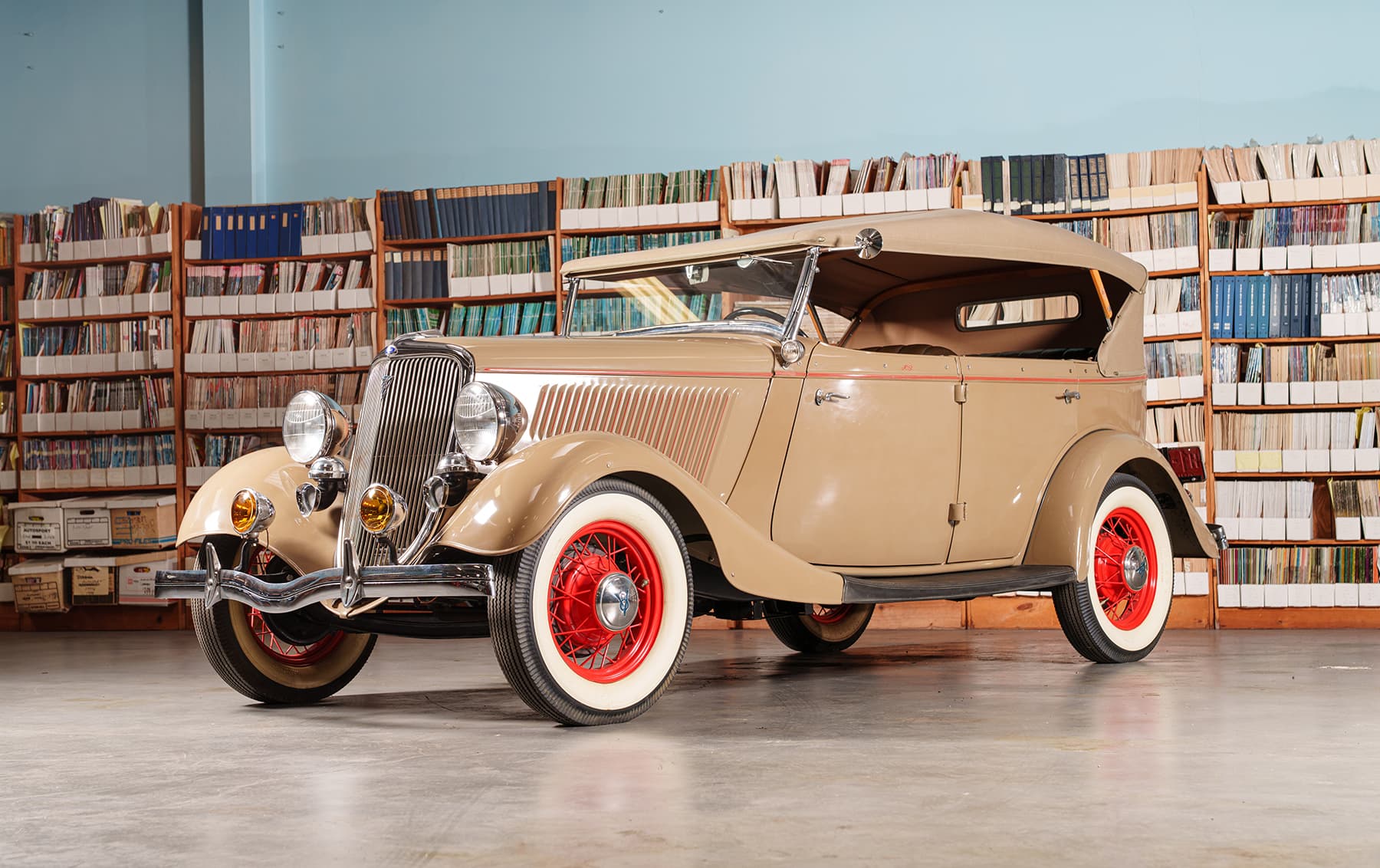 1934 Ford V8 Deluxe Phaeton sold for $29,120