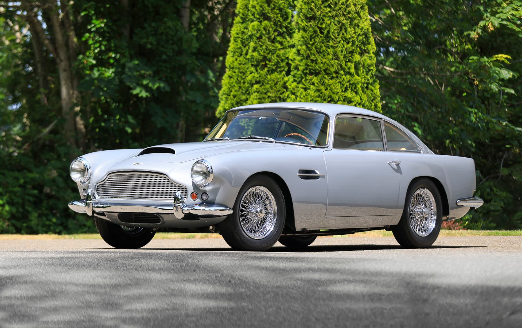 1960 Aston Martin DB4 Series II sold for $434,000